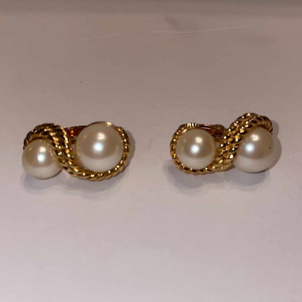 Double faux pearl earrings